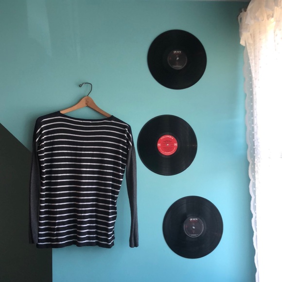 striped, high-low sweater - Picture 2 of 2